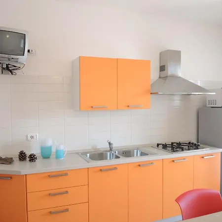Апартаменты Colorful Modern Flat Next To The - Beahost