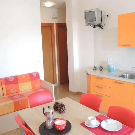 Colorful Modern Flat Next To The - Beahost Апартаменты Бибионе