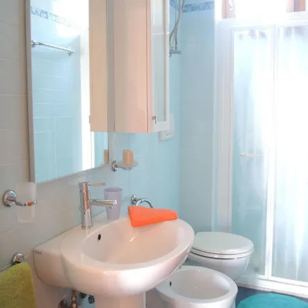 Апартаменты Colorful Modern Flat Next To The - Beahost *