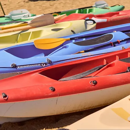 Daire Colorful Modern Flat Next To The