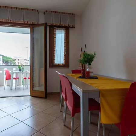 Colorful Modern Flat Next To The * Bibione