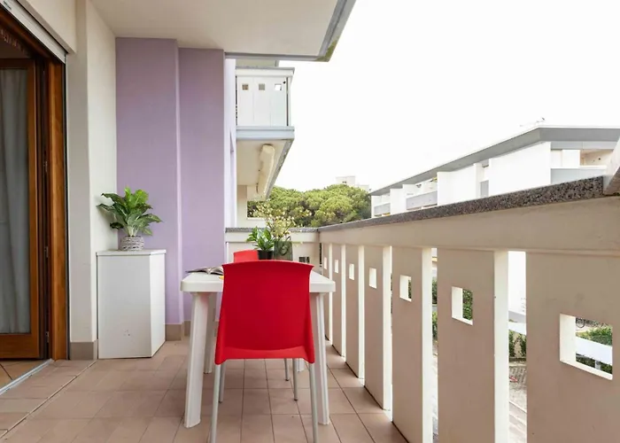 Colorful Modern Flat Next To The Bibione